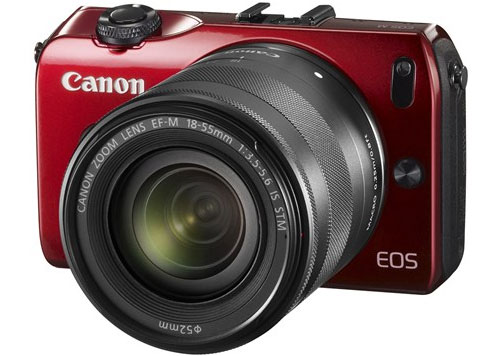 Canon EOS-M в корпусе красного цвета с объективом EF-M 18-55mm f/3.5-5.6 IS STM