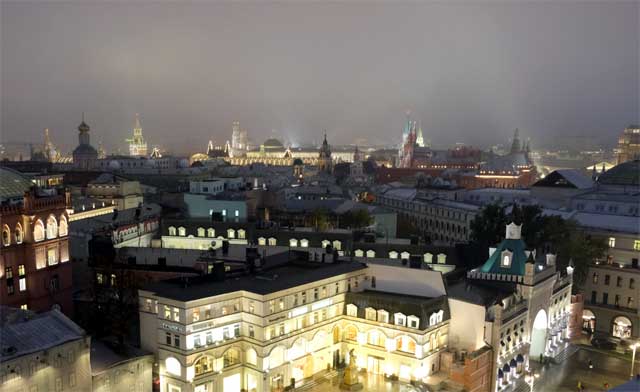 Вид на Московский Кремь со смотровой пложадки Центрального Детского Магазина